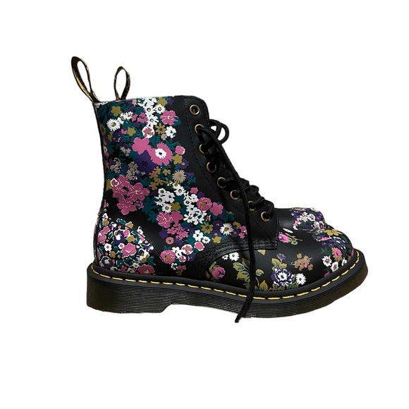 WOMENS DR. MARTENS SIZE 7 
1460 PASCAL BLACK + MULTI
VINTAGE FLORAL BACKHAND - Picture 2 of 5